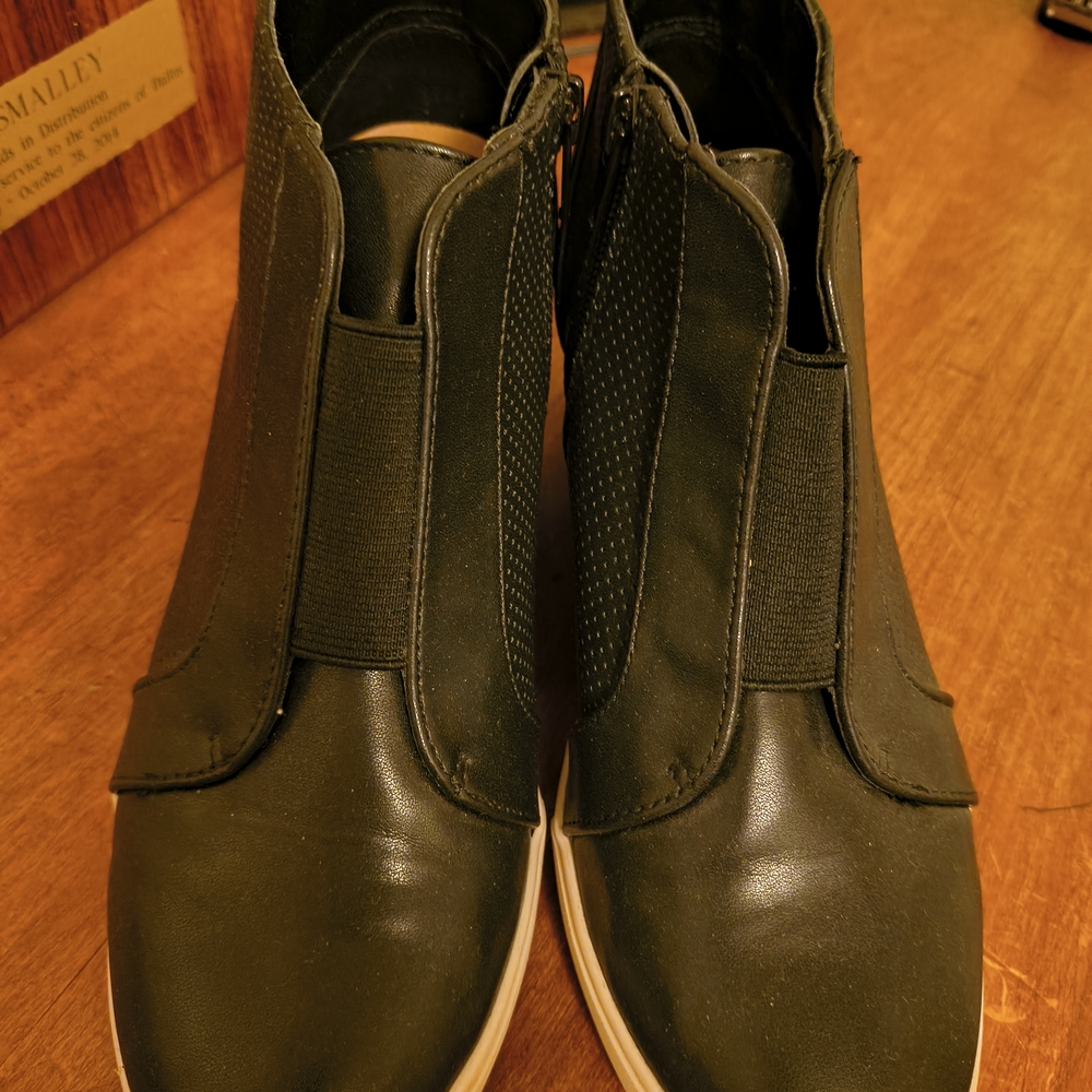 Black Ankle Boots with Elastic Panels